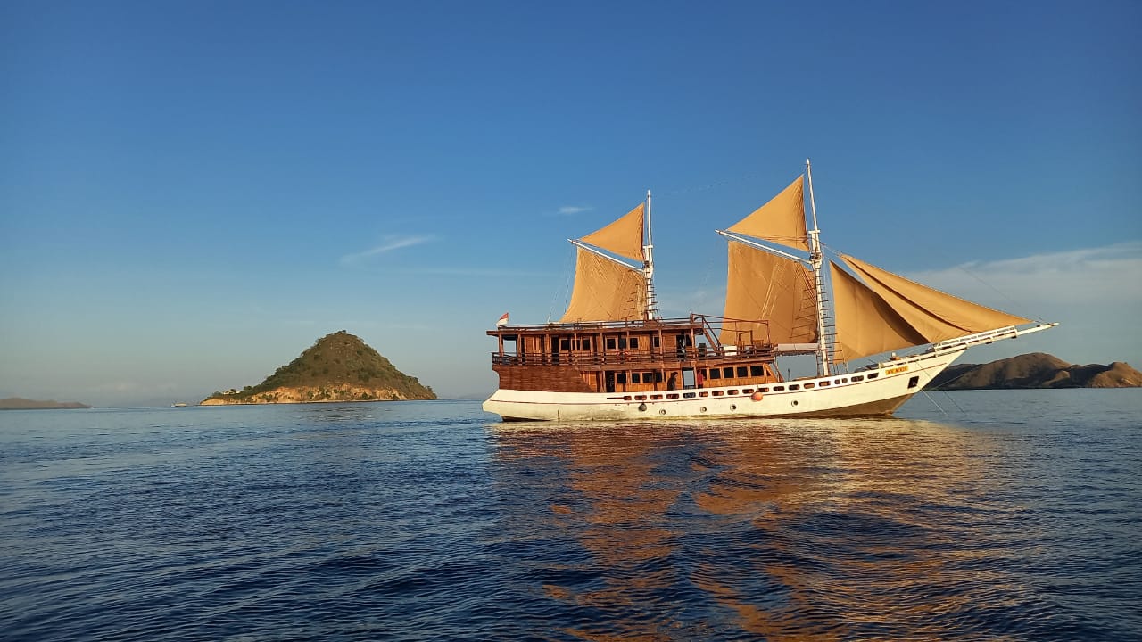 Shared Komodo Tour 3D2N Shared Komodo Tour 3D2N
